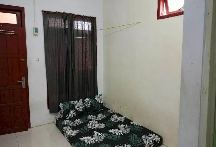 Economy-huone, Spot On 93712 Vanda Family