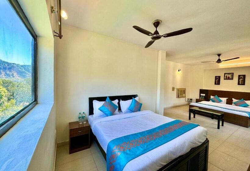 디럭스 패밀리 룸, Shelton Blu Resort Jim Corbett