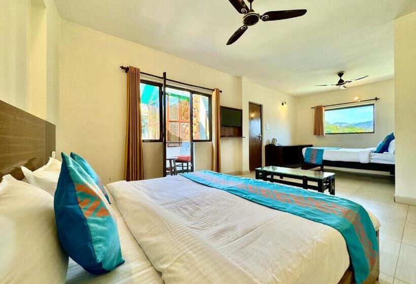 חדר משפחתי דלוקס, Shelton Blu Resort Jim Corbett