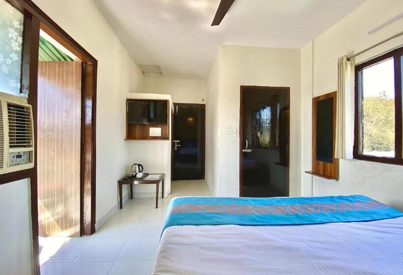 חדר סטנדרט נוף לבריכה, Shelton Blu Resort Jim Corbett