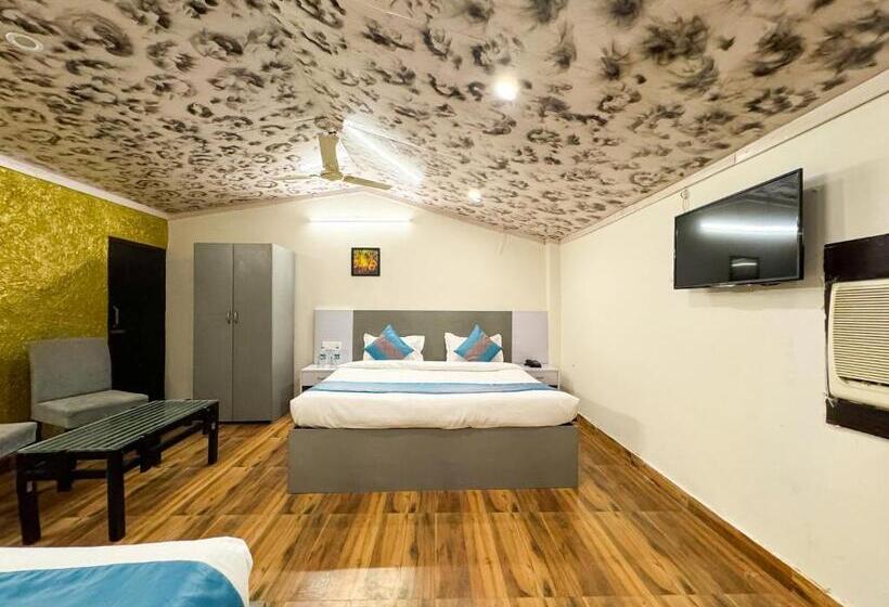 חדר סטנדרט לארבעה, Shelton Blu Resort Jim Corbett