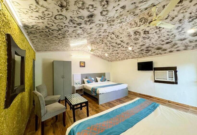 4인용 스탠다드 룸, Shelton Blu Resort Jim Corbett