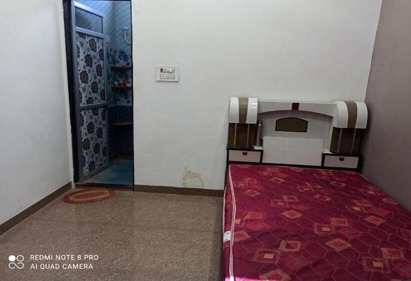 غرفة كلاسيكية ثلاثية, Oyo Shree Ganpati Cafe & Restaurant