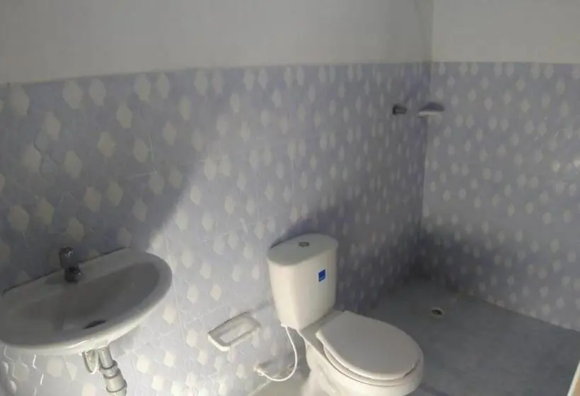 ルームシェアのワンベッド, Urantia Beach Hostel & Camping