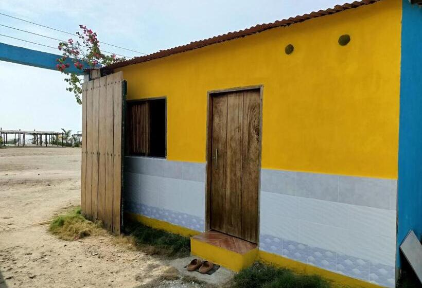 تختخواب در اتاق مشترک, Urantia Beach Hostel & Camping