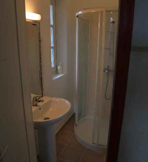 Номер Стандарт, Gite D étape De Roquefixade