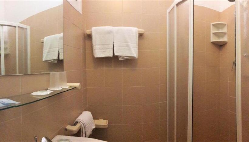 غرفة قياسية رباعية, Dell Amarissimo