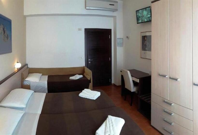 غرفة عائلية, Dell Amarissimo