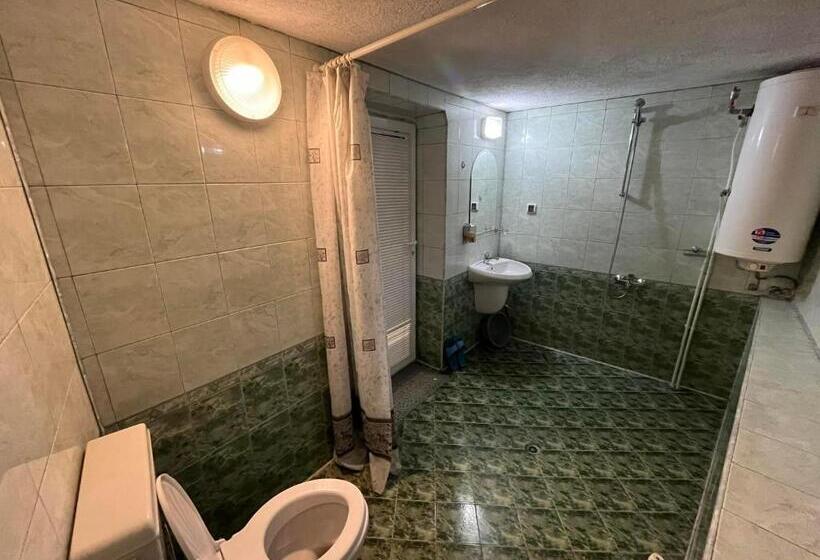 غرفة أساسية, Guest House Rosenovi