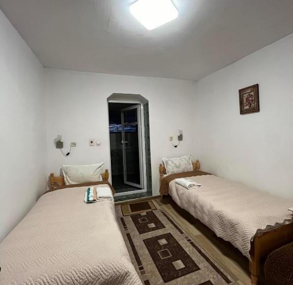 غرفة أساسية, Guest House Rosenovi