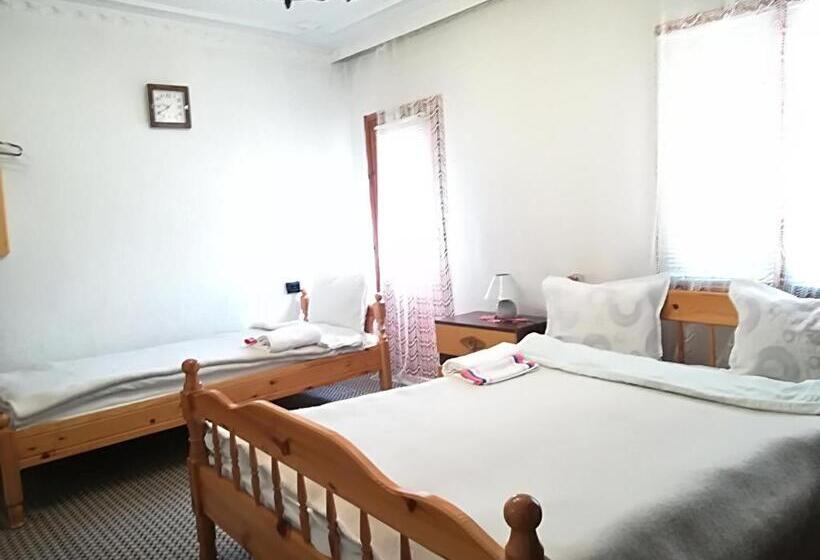 غرفة عائلية, Guest House Rosenovi