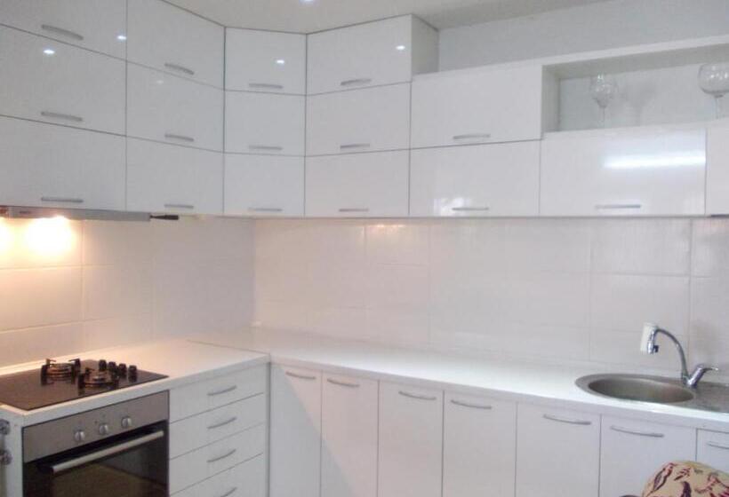 اتاق لوکس با بالکن, Honey Home By Kostoski Inn