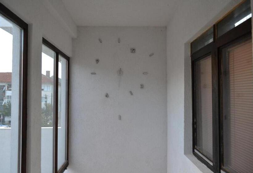 اتاق لوکس با بالکن, Honey Home By Kostoski Inn