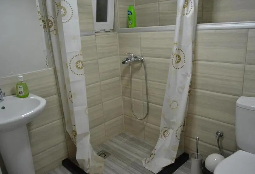 استودیوی استاندارد, Honey Home By Kostoski Inn