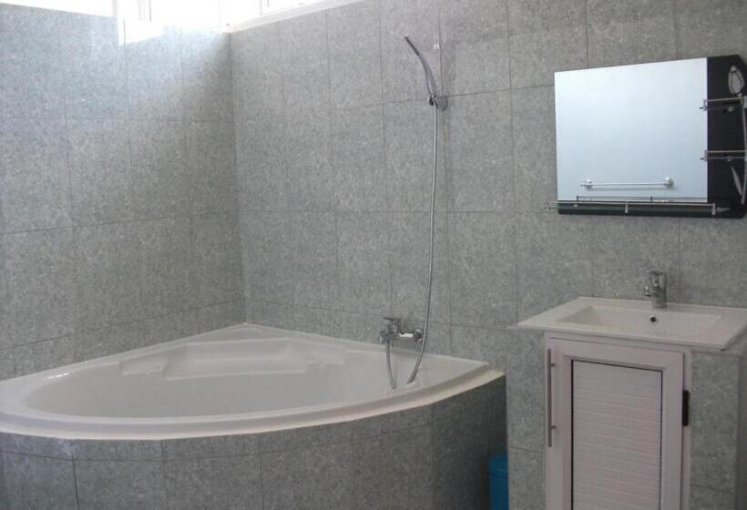 اتاق استاندارد, La Dorade