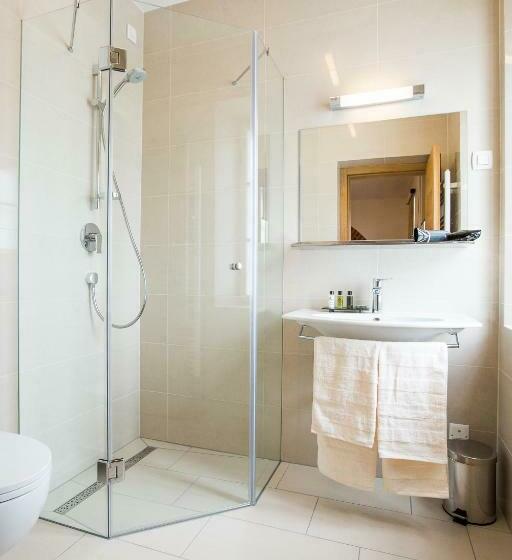 اتاق استاندارد با چشم‌انداز دریاچه, Old Parish House