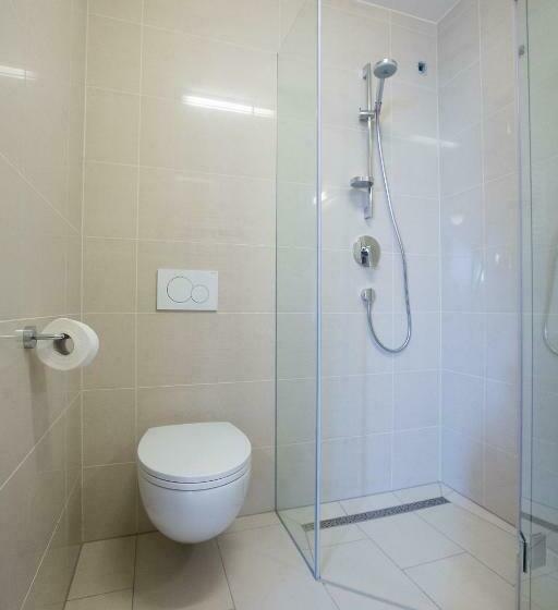 اتاق استاندارد با چشم‌انداز دریاچه, Old Parish House