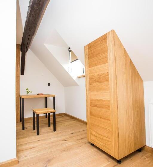 اتاق استاندارد با چشم‌انداز, Old Parish House