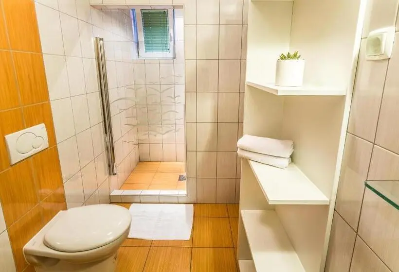 آپارتمان 1 خوابه, Rooms & Apartments Kepic, Airport Accomodation