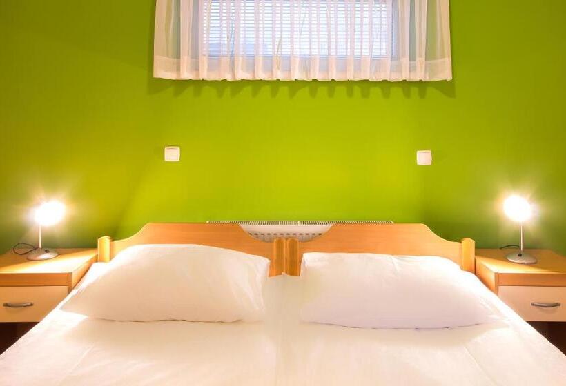 آپارتمان 1 خوابه, Rooms & Apartments Kepic, Airport Accomodation