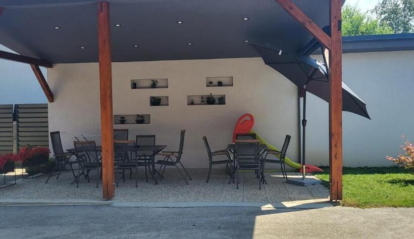 آپارتمان خانوادگی 2 خوابه, Rooms & Apartments Kepic, Airport Accomodation