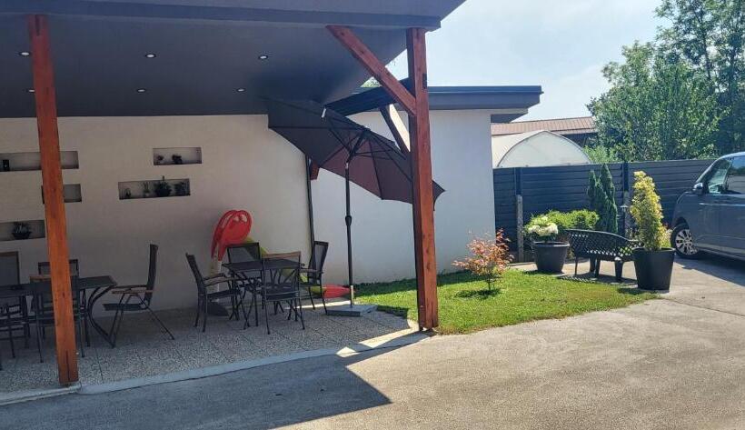 آپارتمان خانوادگی 2 خوابه, Rooms & Apartments Kepic, Airport Accomodation