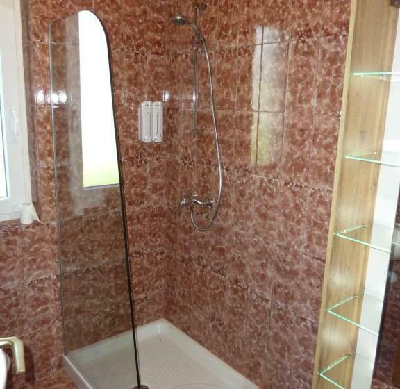 اتاق استاندارد سه نفره, Rooms Gril