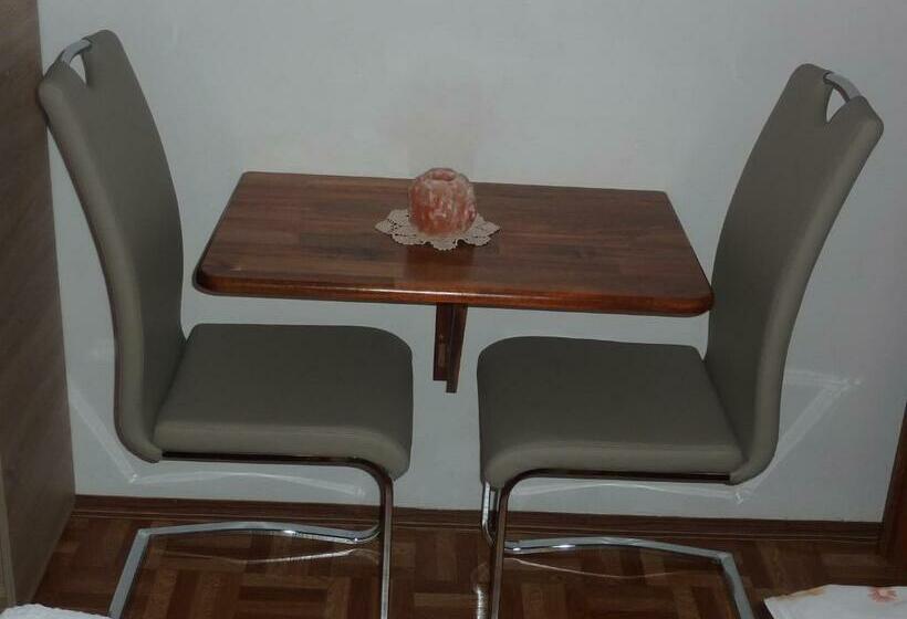 اتاق استاندارد سه نفره, Rooms Gril