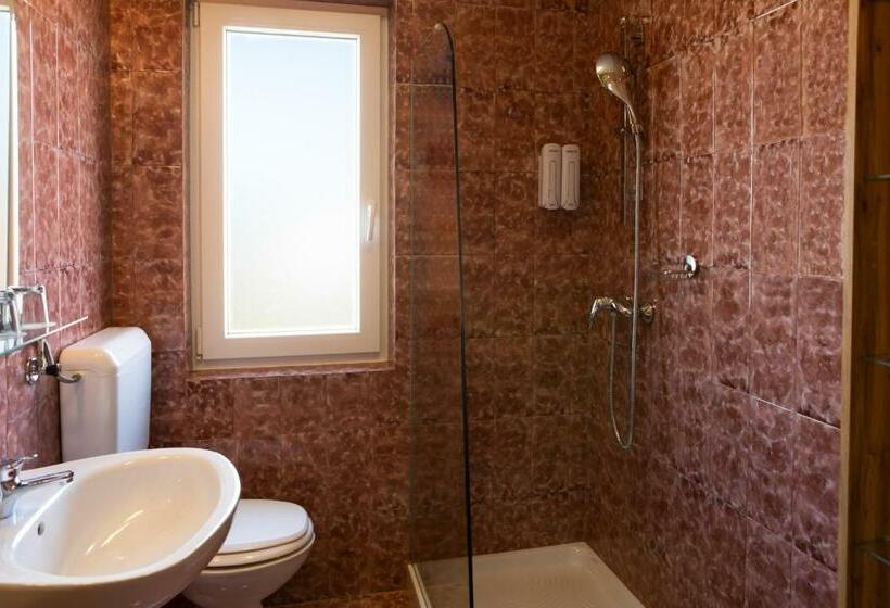 اتاق استاندارد سه نفره, Rooms Gril