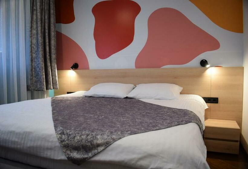 اتاق استاندارد, 7even Weddings & Events