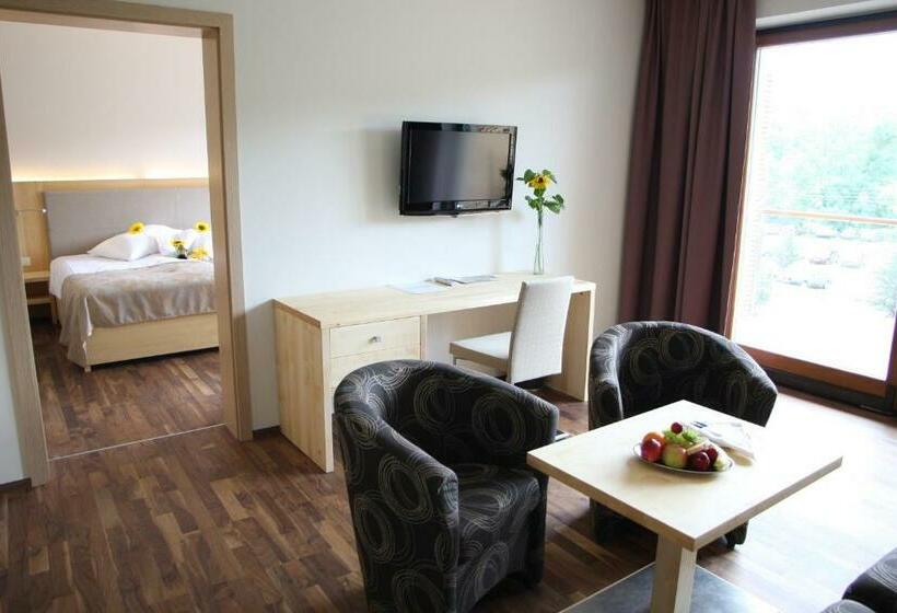 سوییت جونیور لوکس, Bioterme Mala Nedelja