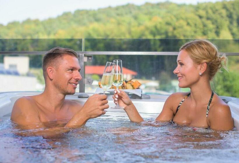 سوییت جونیور لوکس, Bioterme Mala Nedelja