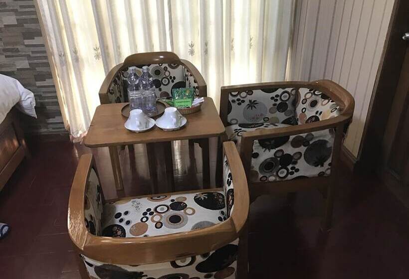 اتاق استاندارد سه نفره, Crystal Palace