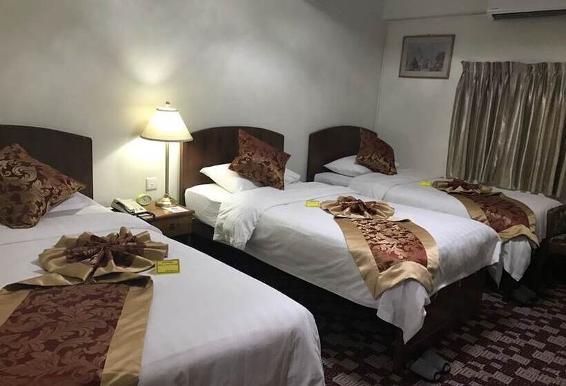 اتاق استاندارد سه نفره, Crystal Palace