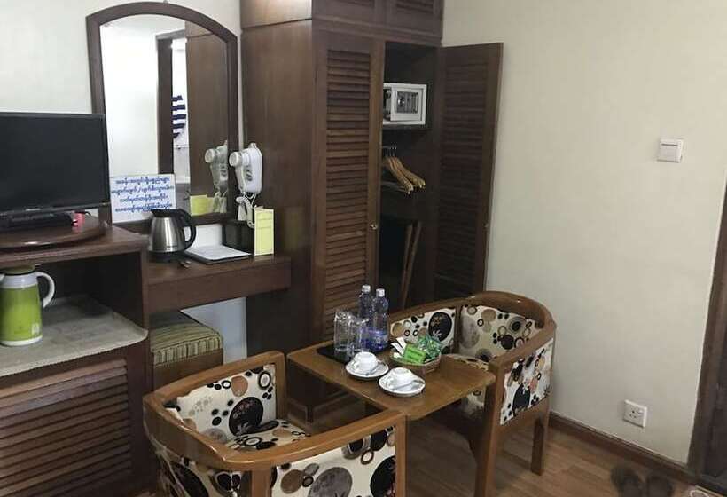 اتاق سوپریور, Crystal Palace