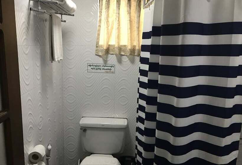 اتاق اکونومی, Crystal Palace