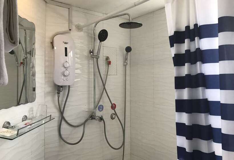 اتاق اکونومی, Crystal Palace