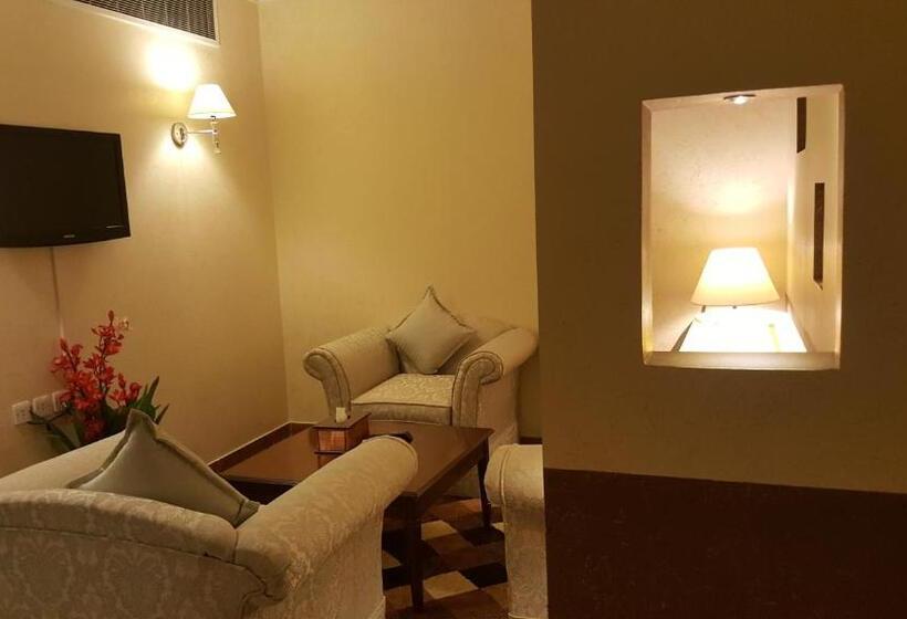 جناح ملكى, Qasr Al Sahab