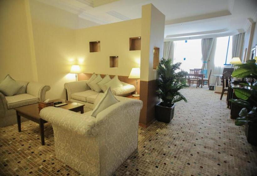 جناح ملكى, Qasr Al Sahab