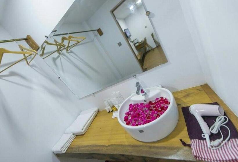 ویلای استاندارد با چشم‌انداز باغ, Queen Jamadevi