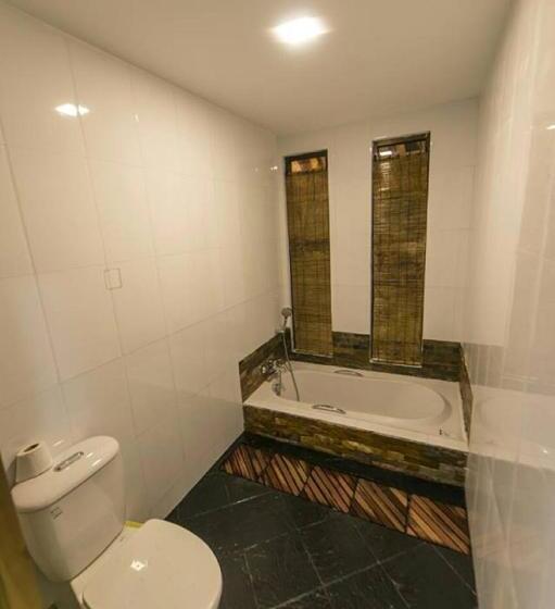 ویلای استاندارد با چشم‌انداز باغ, Queen Jamadevi