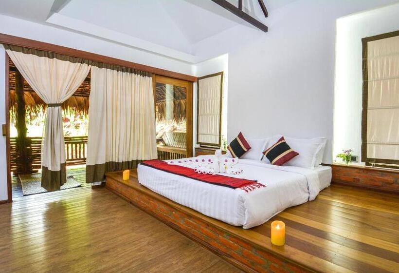 ویلای استاندارد با چشم‌انداز باغ, Queen Jamadevi