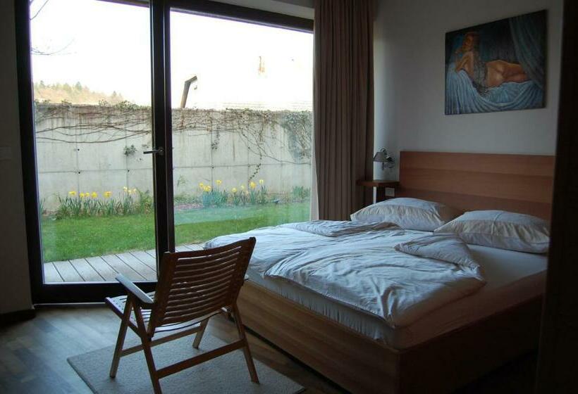 اتاق استاندارد یک نفره, Rakar