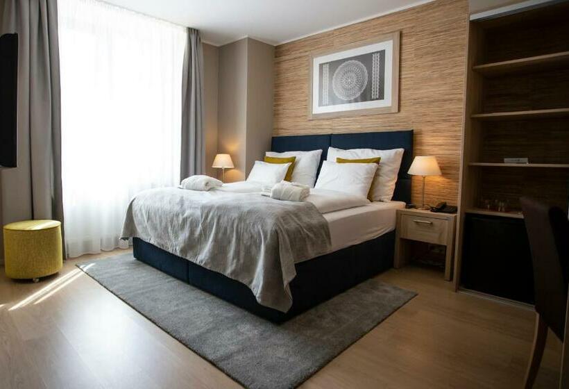 スタンダードルーム, Salamandra