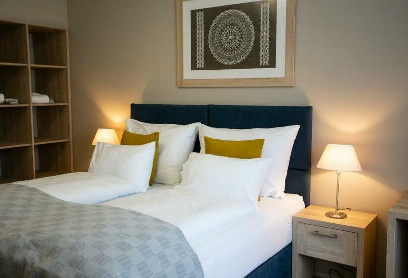 スタンダードルーム, Salamandra