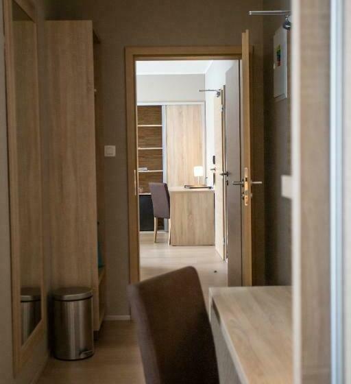 スタンダードルーム, Salamandra