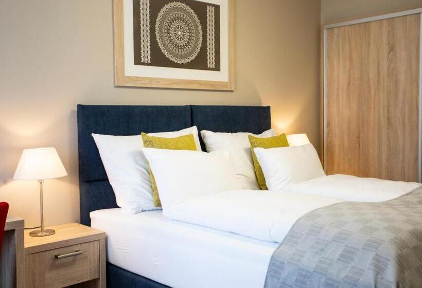 スタンダードルーム, Salamandra