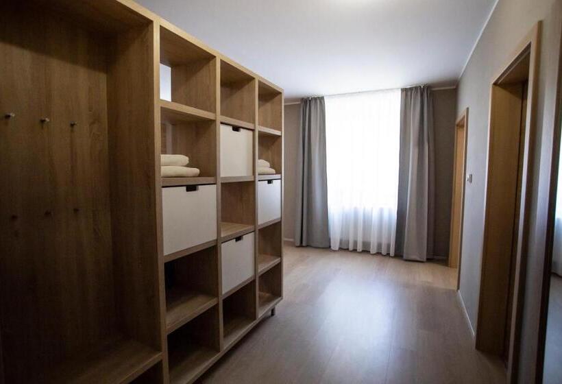 ２ベッドスイートルーム, Salamandra