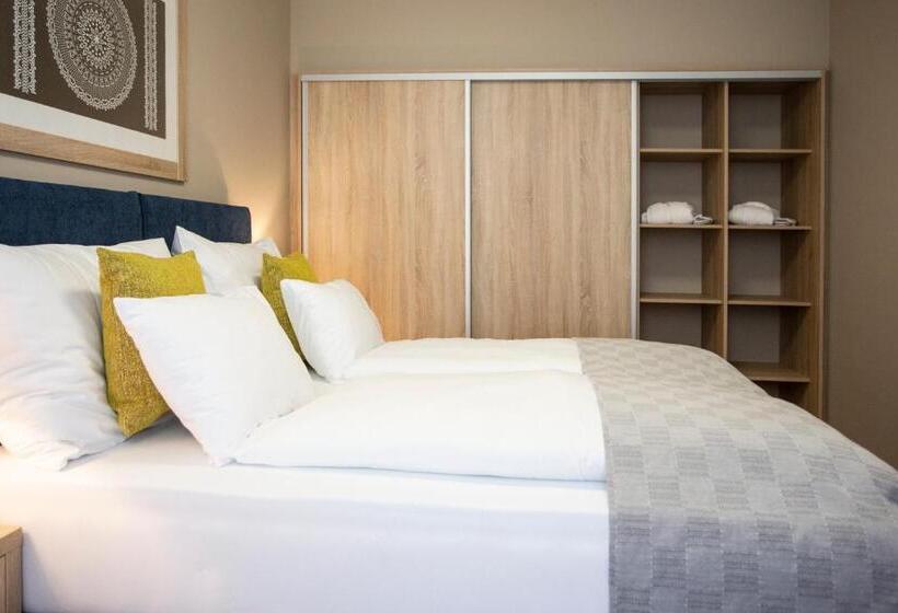 ２ベッドスイートルーム, Salamandra