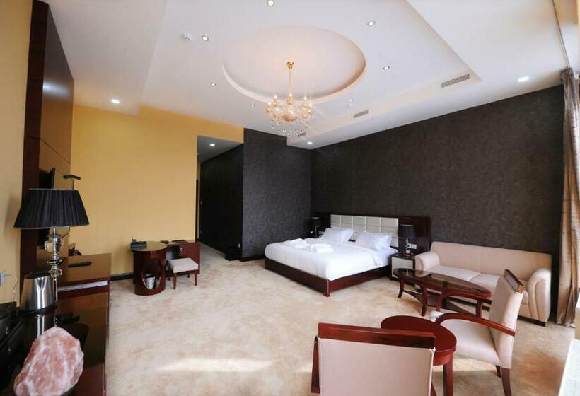 Deluxe Suite King Bed, Soyol